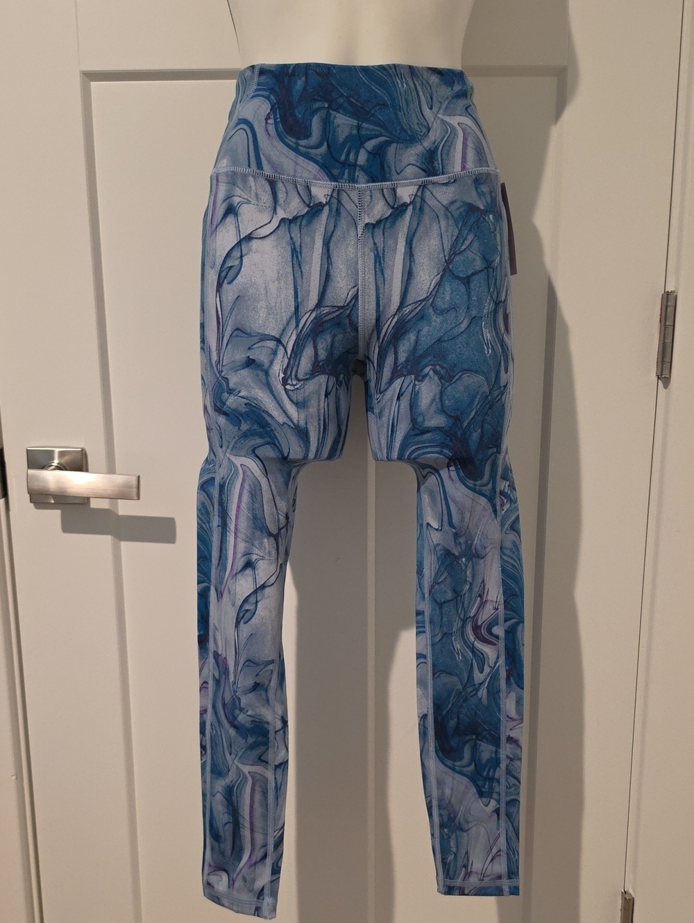 NWT Victoria's Secret Blue Marble Print On Point Leggings